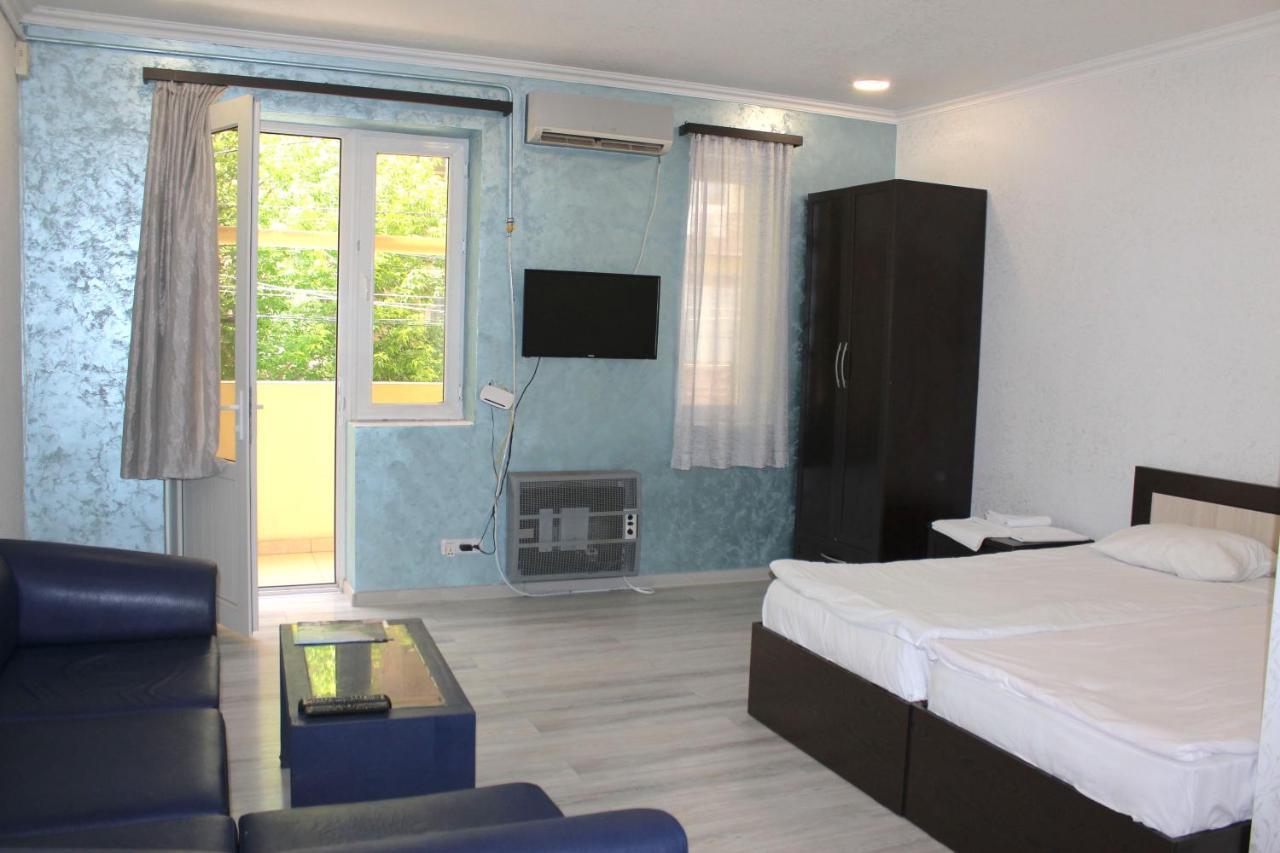 Holiday Home On Aygestan 11 Yerevan Bilik gambar