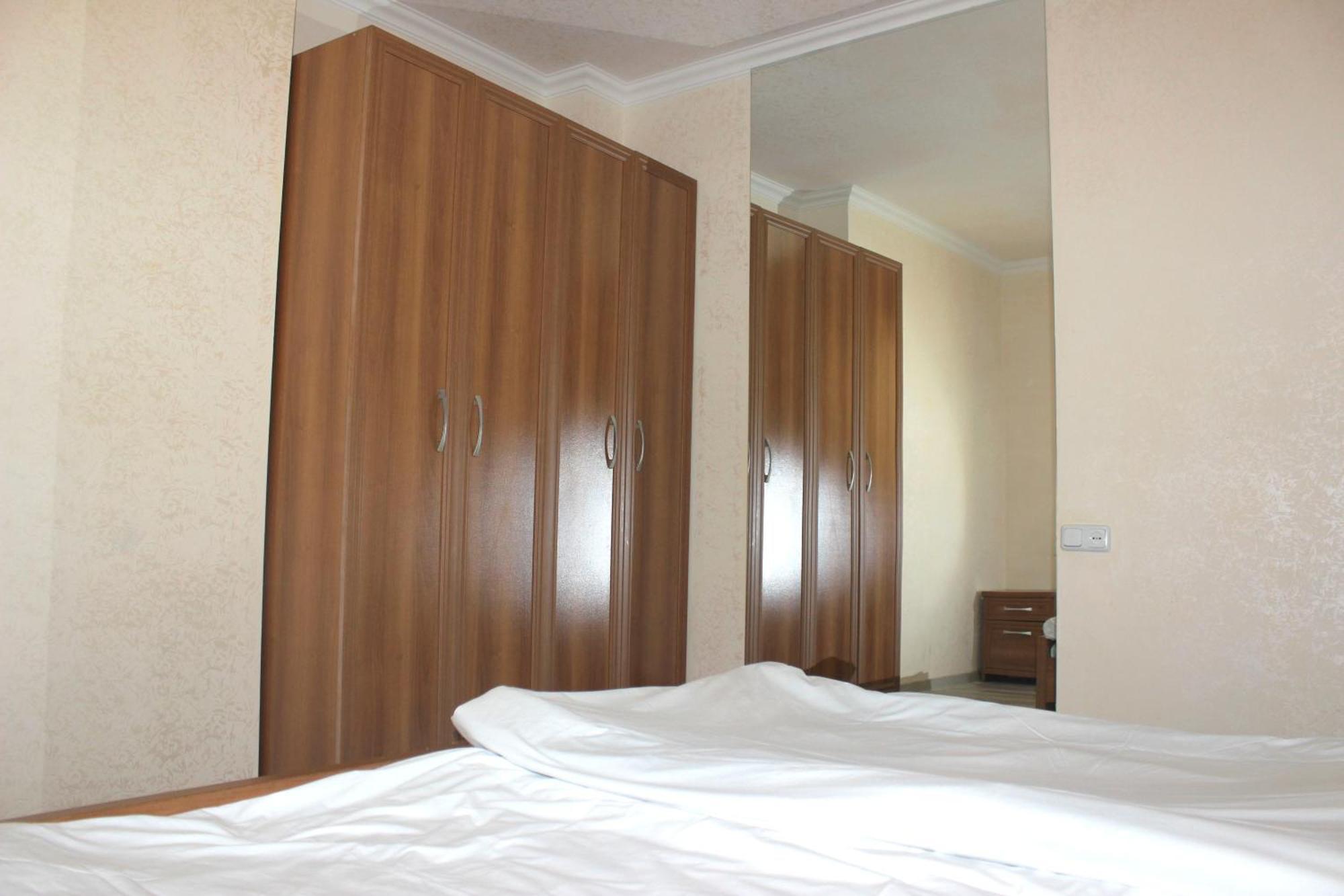 Holiday Home On Aygestan 11 Yerevan Bilik gambar