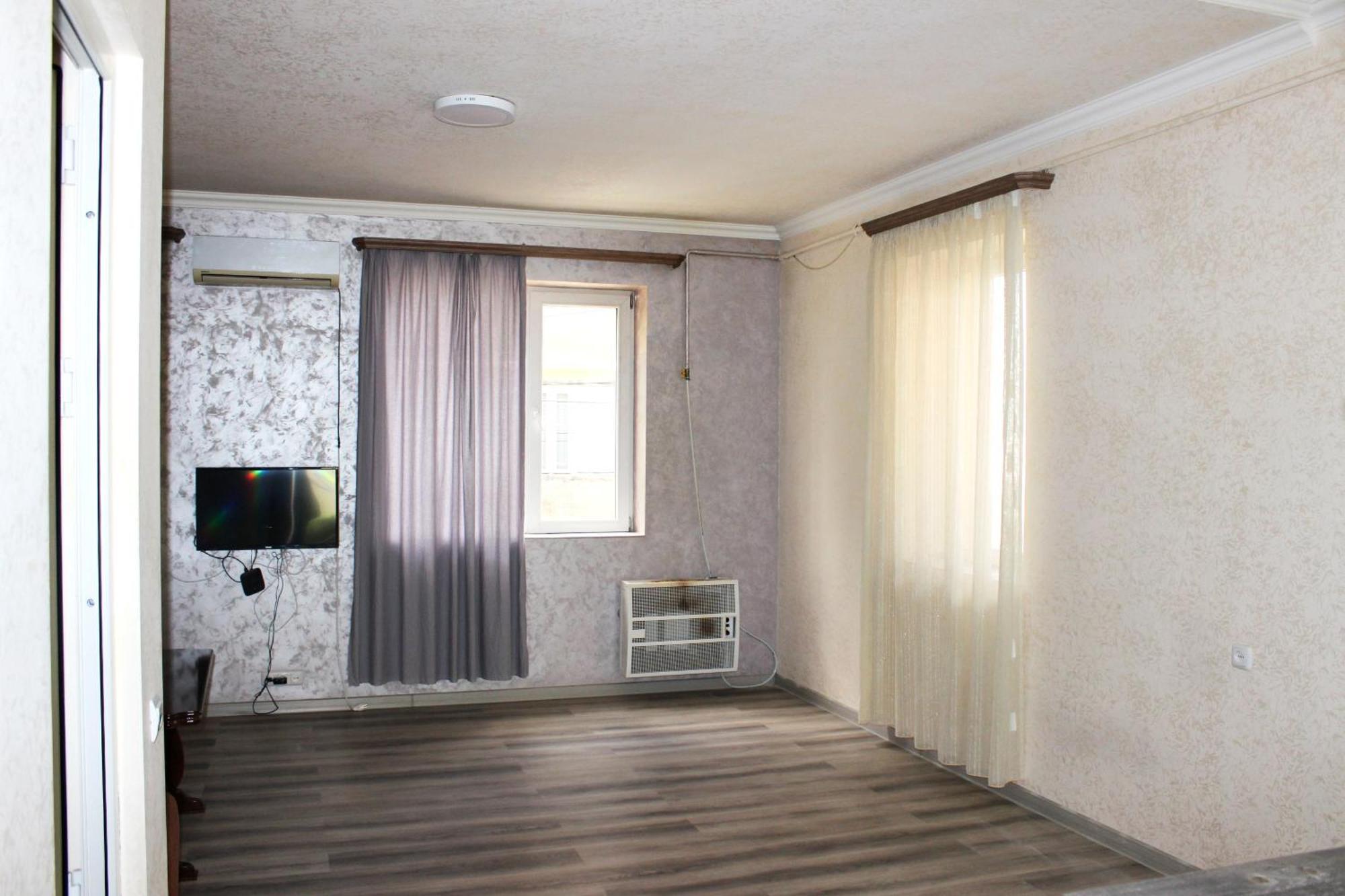 Holiday Home On Aygestan 11 Yerevan Bilik gambar