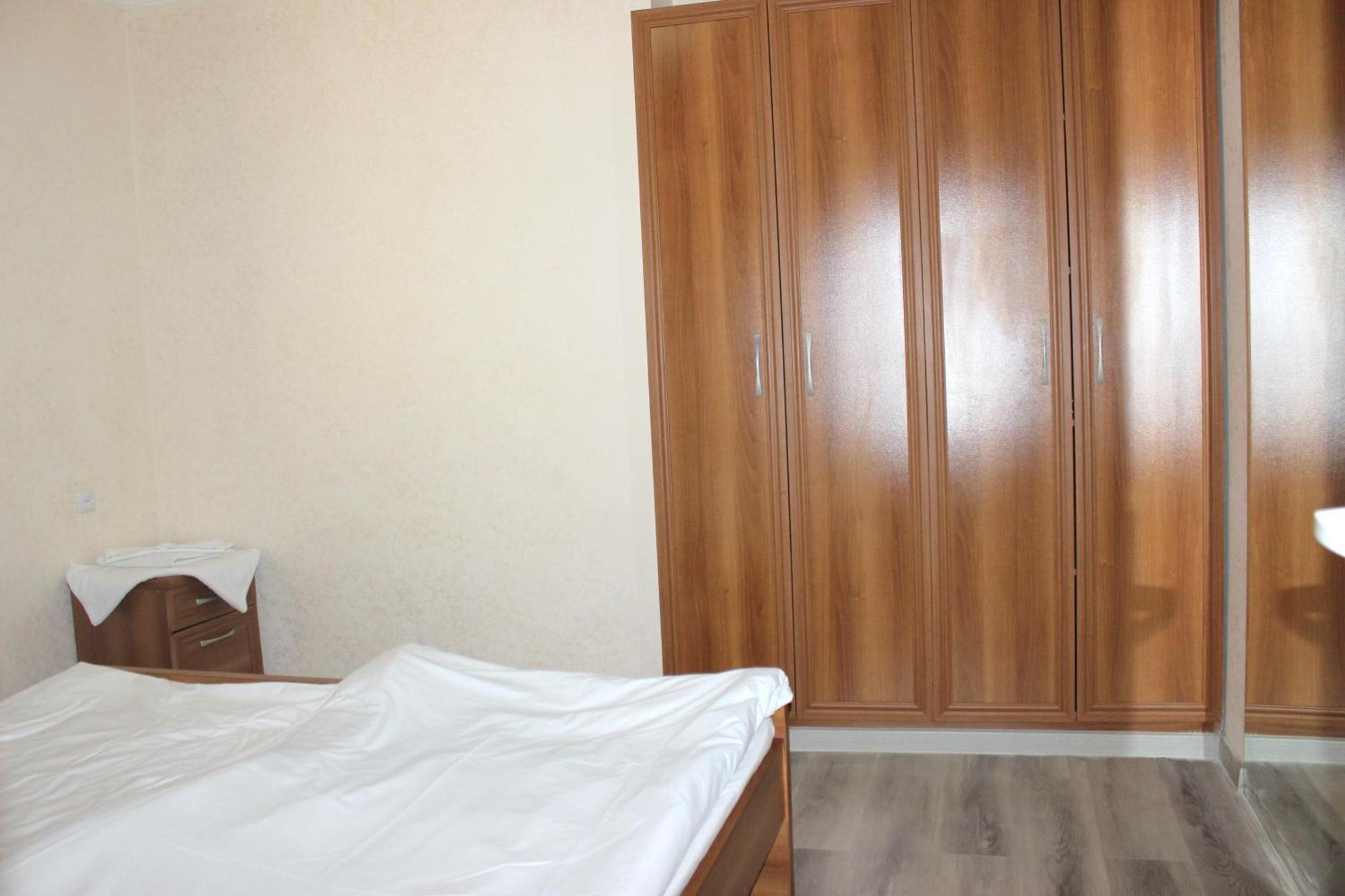 Holiday Home On Aygestan 11 Yerevan Bilik gambar