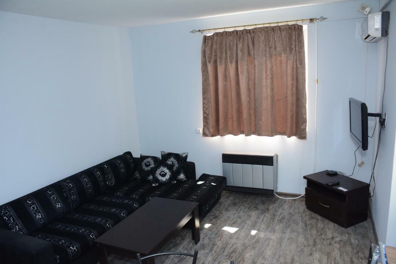 Holiday Home On Aygestan 11 Yerevan Luaran gambar