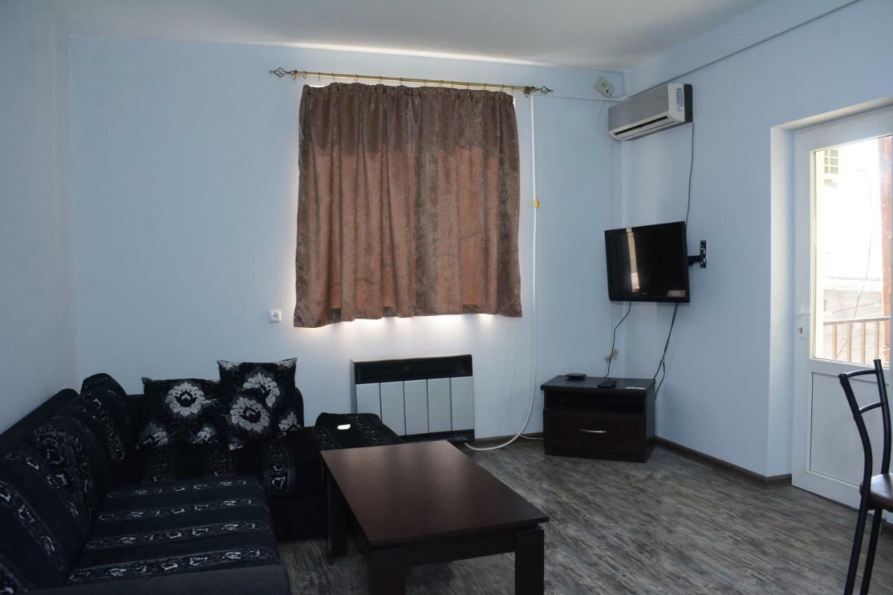 Holiday Home On Aygestan 11 Yerevan Luaran gambar