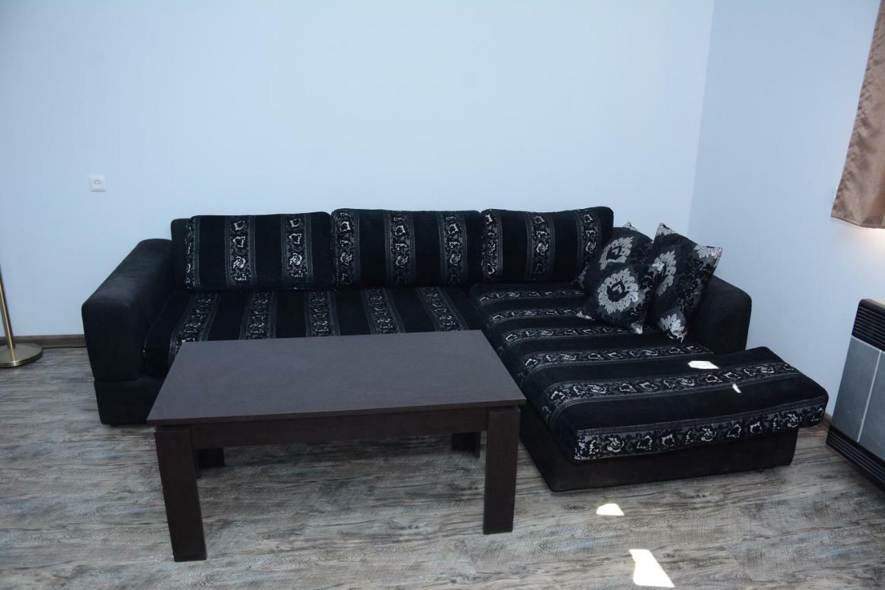 Holiday Home On Aygestan 11 Yerevan Luaran gambar