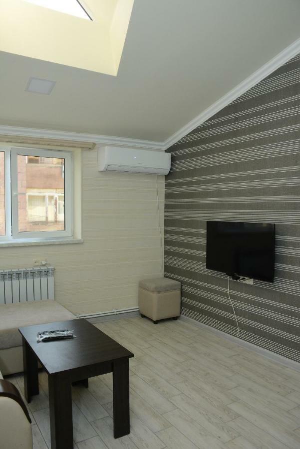 Holiday Home On Aygestan 11 Yerevan Luaran gambar