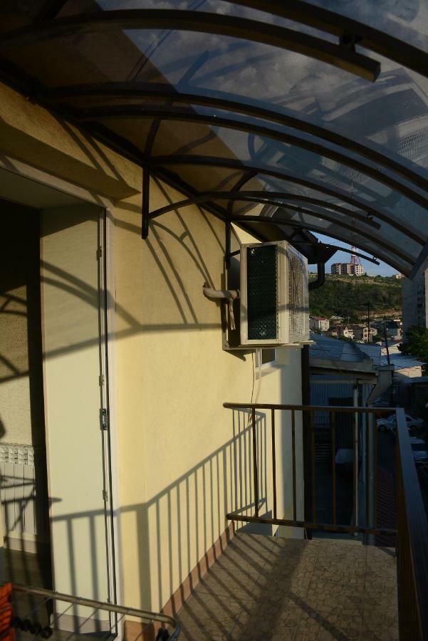 Holiday Home On Aygestan 11 Yerevan Luaran gambar