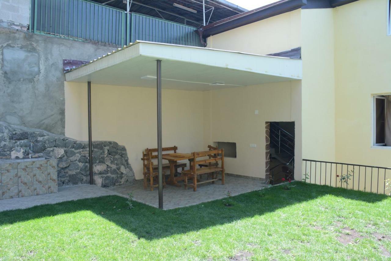Holiday Home On Aygestan 11 Yerevan Luaran gambar